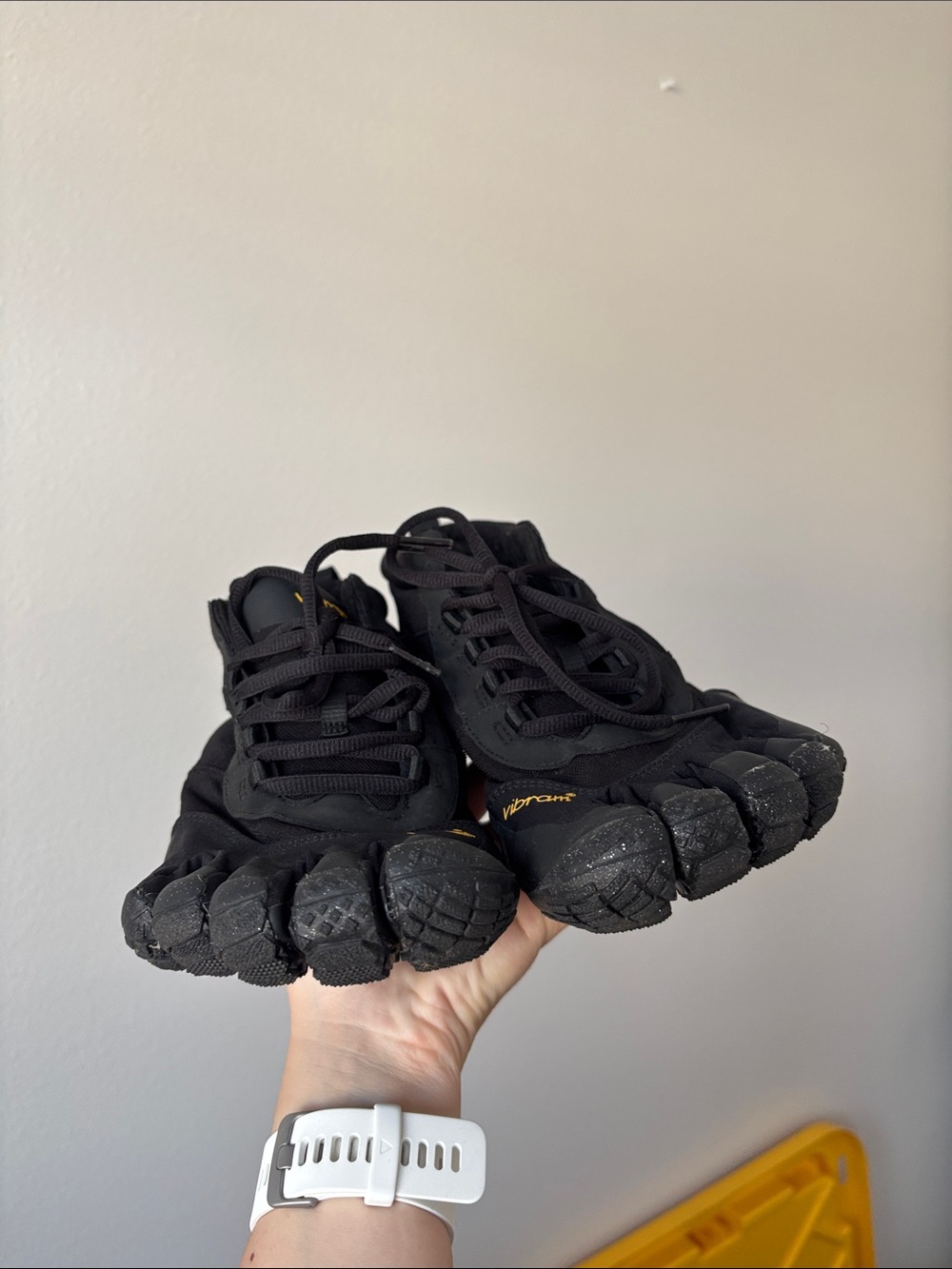 Vibram Men’s FiveFingers V-Trek Insulated Barefoot All-Terrain Outdoor Hiking - Picture 5 of 12